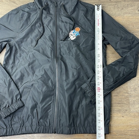 Zumies Empyre Women’s Extra Small Black Hooded Skull Windbreaker, size XS - Picture 5 of 9